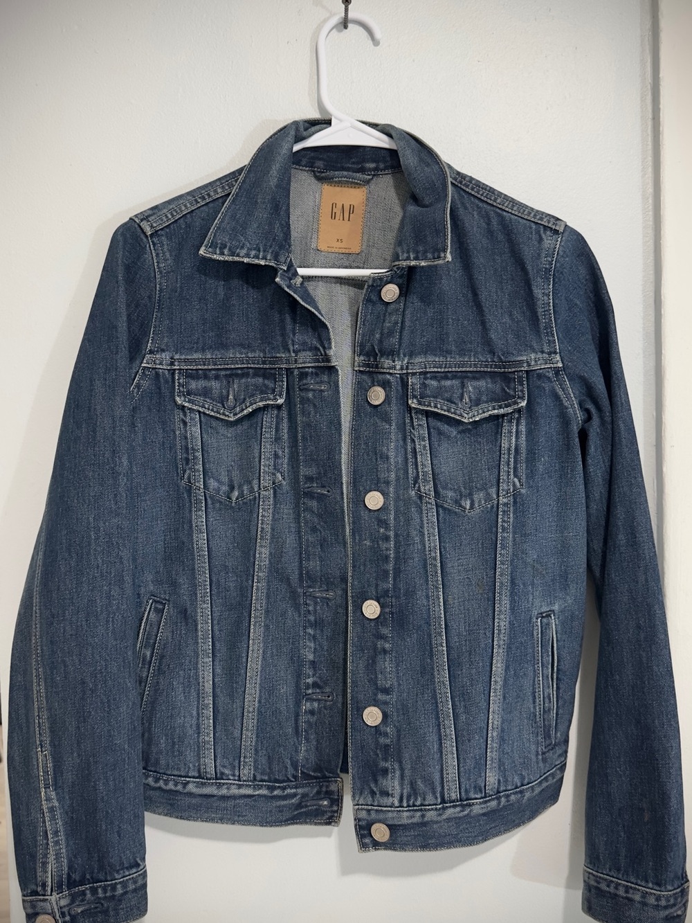 GAP Women's Dark Blue Denim Trucker Jacket
